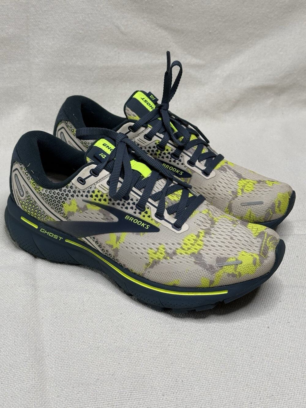 Brooks Ghost 14 Camo Lime Punch Black Mens Size 8 US Athletic Shoes 1203561B476